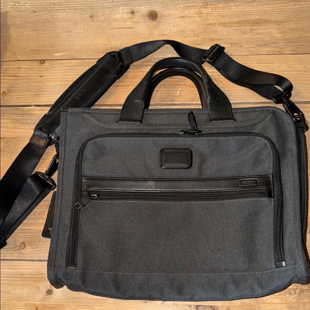 Tumi Alpha 2 Slim Deluxe Portfolio Bag